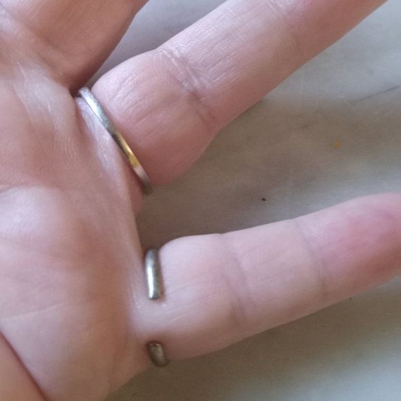 Adjustable pink purple flower ring - Picture 3 of 3